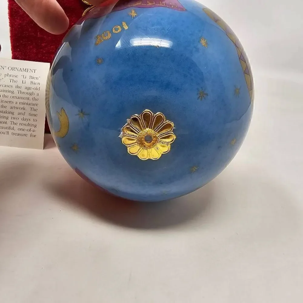 PIER ONE LI BIEN REVERSE HAND PAINTED GLASS CHRISTMAS ANGELS 2001 ORNAMENT 3.5